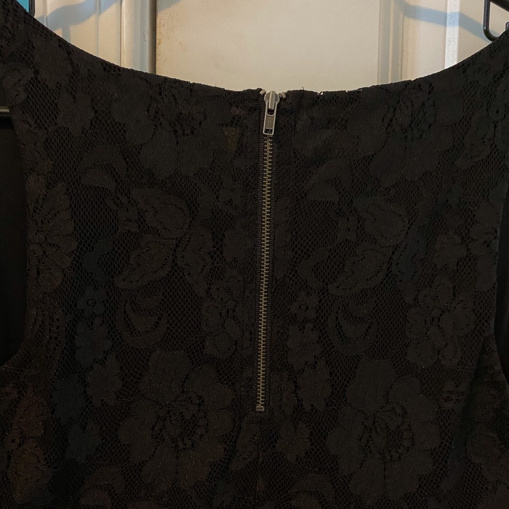 Express Lace Ruffle Tank Top - Picture 4 of 4